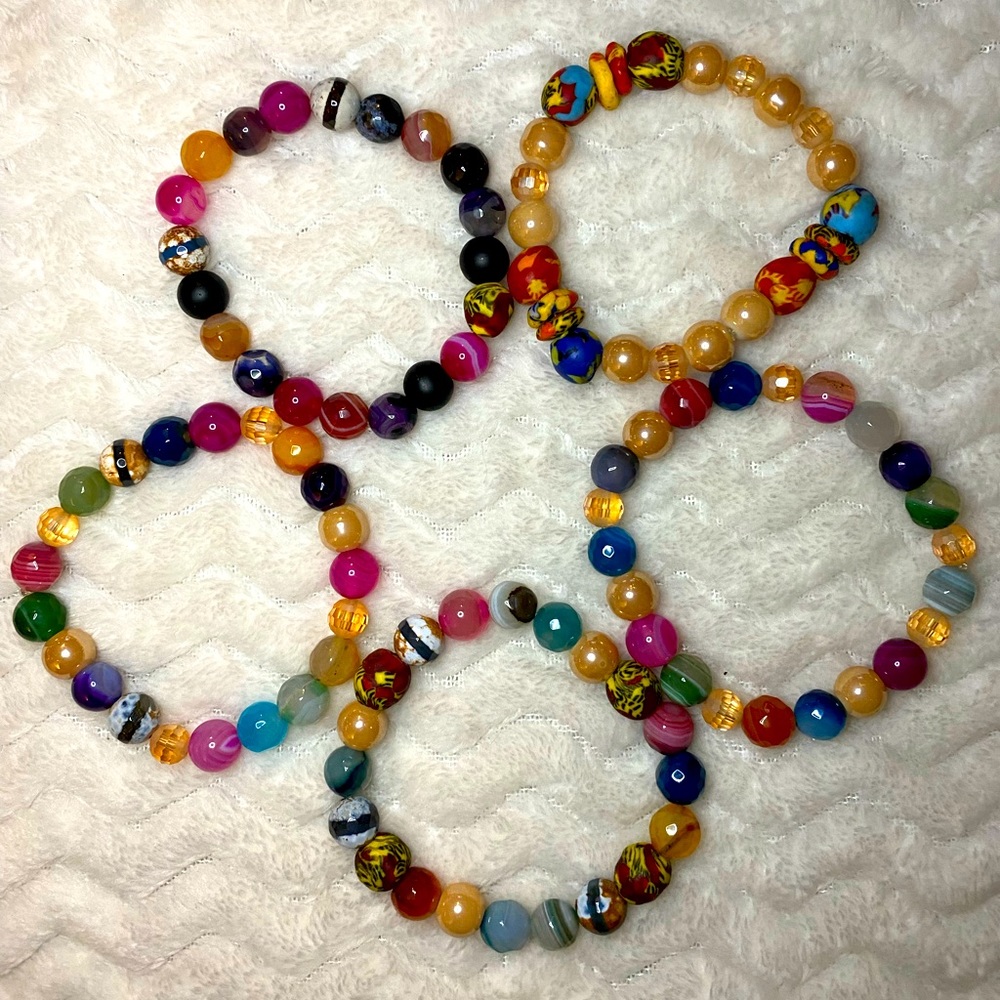 ONE Handmade Beaded Bracelet from Ghana - Picture 3 of 3